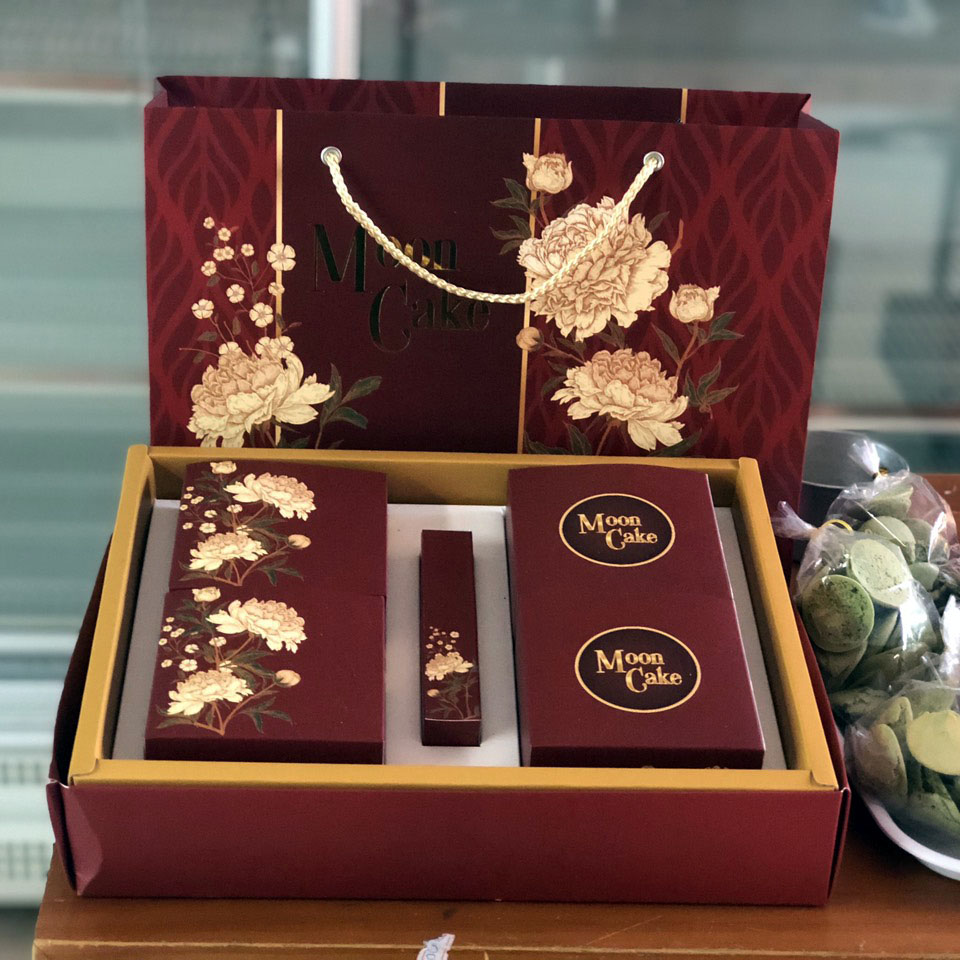 in hộp giấy đựng bánh trung thu
